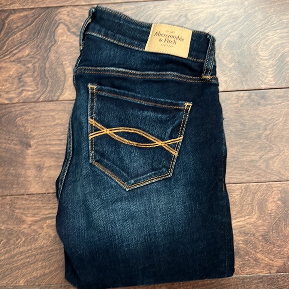 Dark Blue Faded Wash Abercrombie Jeans size 25/29 - Picture 3 of 3